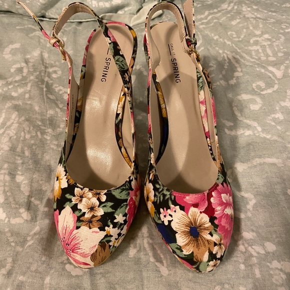 Call It Spring Floral Sling Back Heels, Sz 8 - Picture 3 of 8
